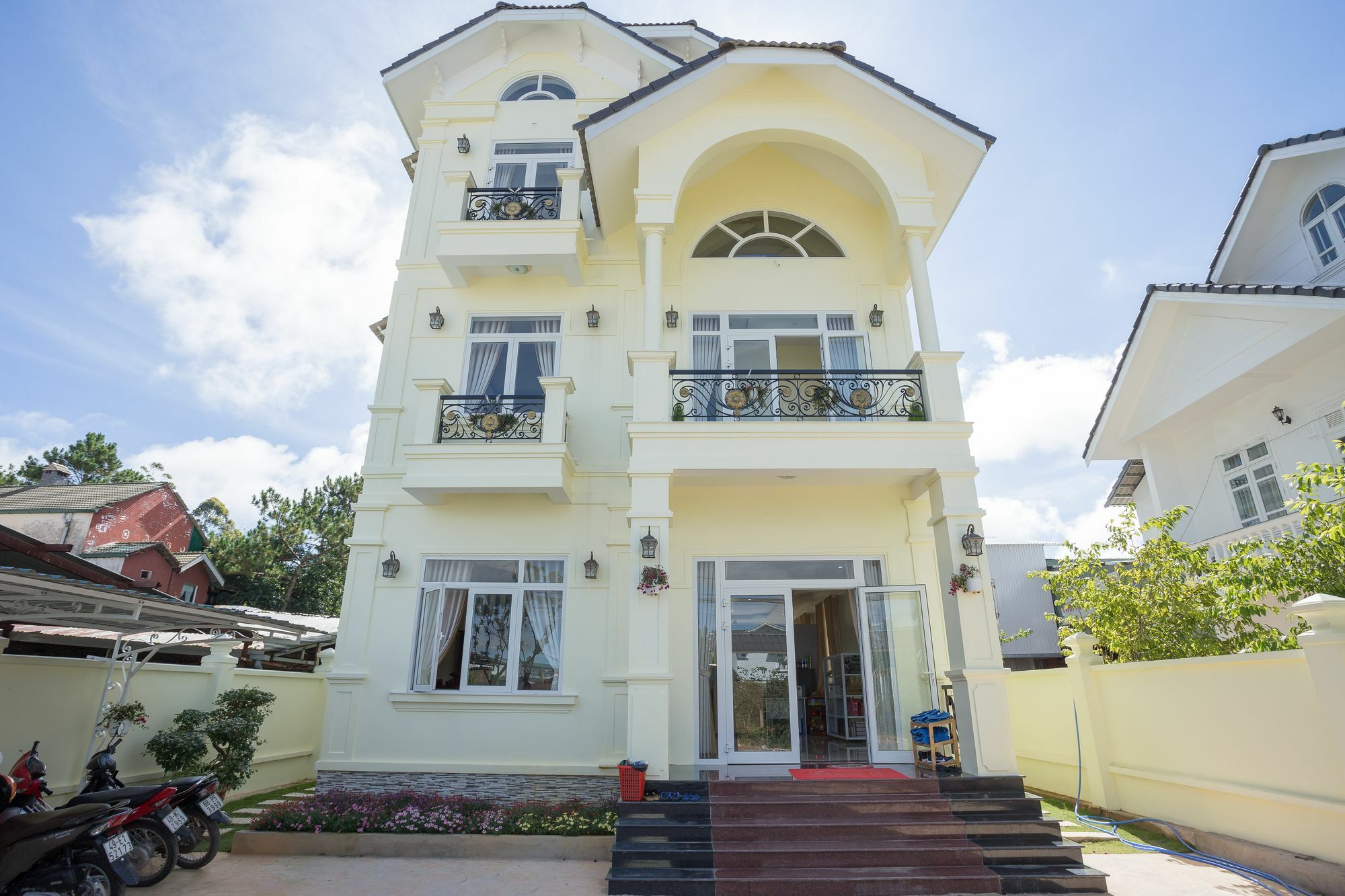 Appartement Biet Thu Du Lich Atiso à Đà Lạt Extérieur photo
